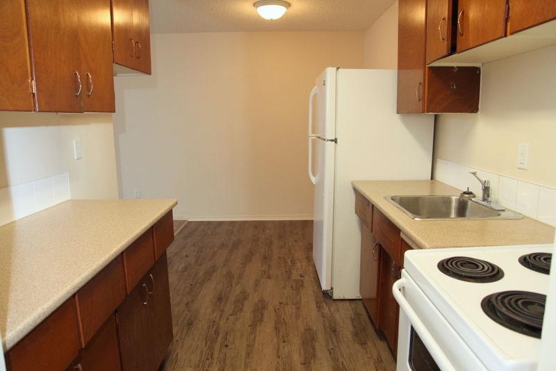 1 Bedroom Apartment Available Today!!