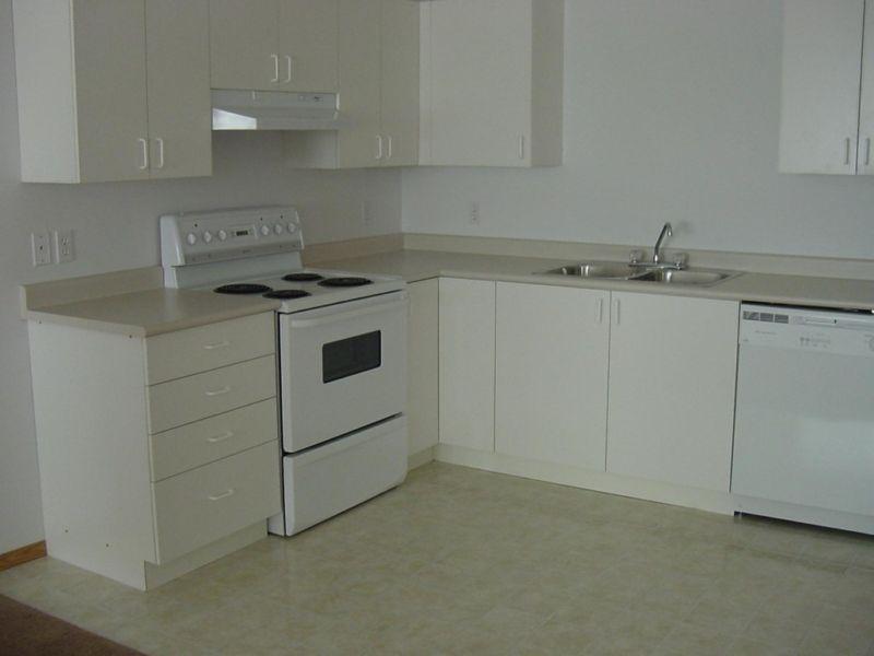 FREE RENT FOR MARCH - 1 & 2 Bedroom - 5 Appliances