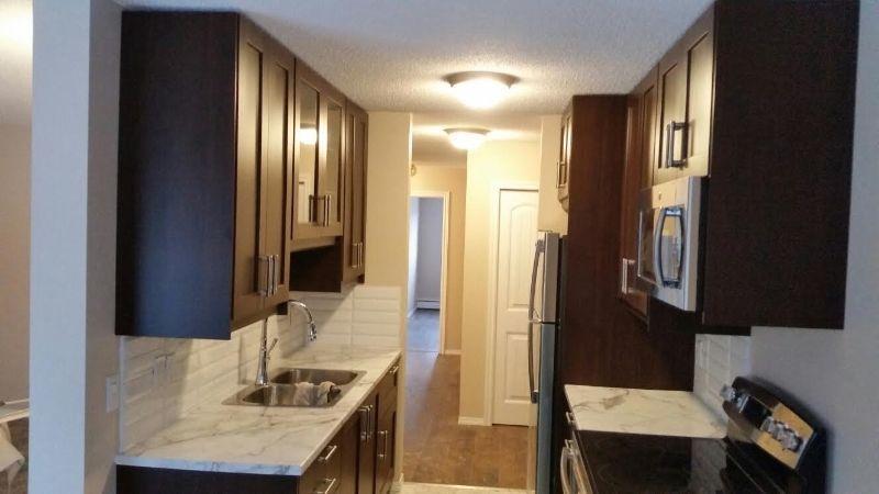 2 BED 1 BATH CONDO CLOSE TO WHYTE AVE AND UNIVERSITY