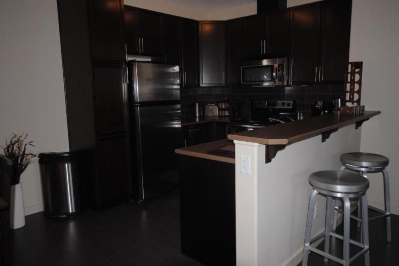Modern 2 bed 2 bath in coveted Rutherford area!