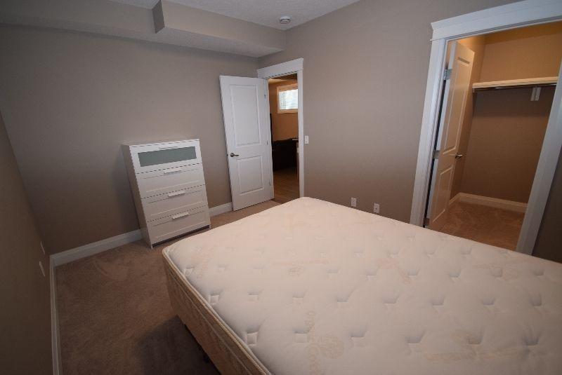 Modern 2 Bedroom 1 Bathroom Suite in Parsons Creek North