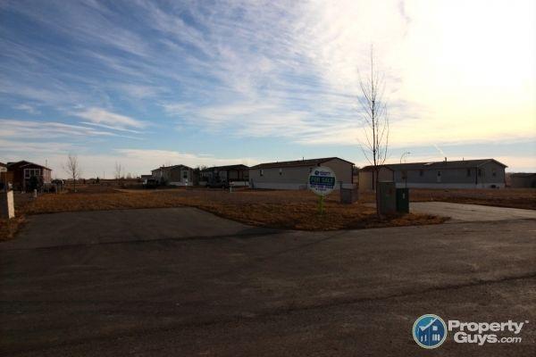 For Sale 5025 Applewood Road, Coaldale, AB