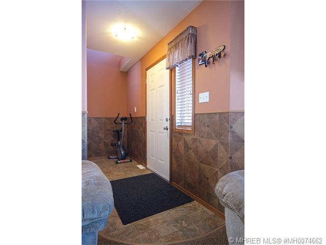 3 BEDTOWNHOUSE IN REDCLIFF! IMMACULATE CONDITION! MOVE-IN READY!