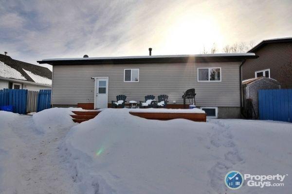 For Sale 12 Cedar Close, Lacombe, AB