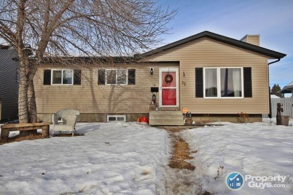 For Sale 12 Cedar Close, Lacombe, AB