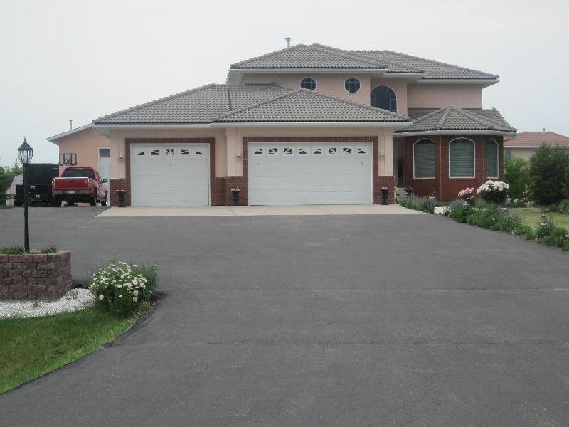 GORGEOUS 1.94 ACRES WITH 2330 SQ FT 2 STOREY HOME!!!