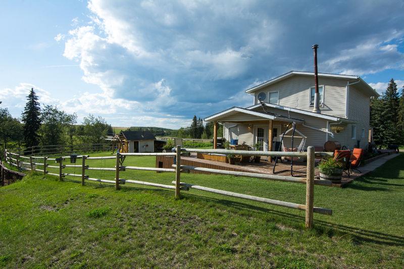 **Spectacular Acreage** Kile Meiklejohn Home Selling Team