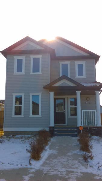$ Cash Back- Attractive Clean Modern 3 Bedrooms Airdrie