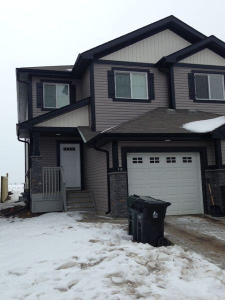Gorgeous Half Duplex for Rent in Spruce Grove