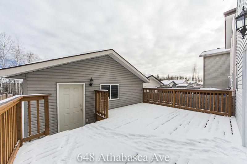 648 Athabasca Ave 3 Bed 1.5 Bath Double Garage Full Home