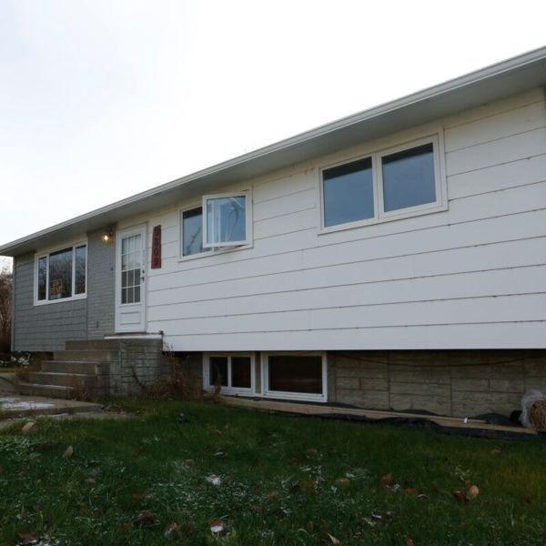 3 bedroom House Downtown Peace River