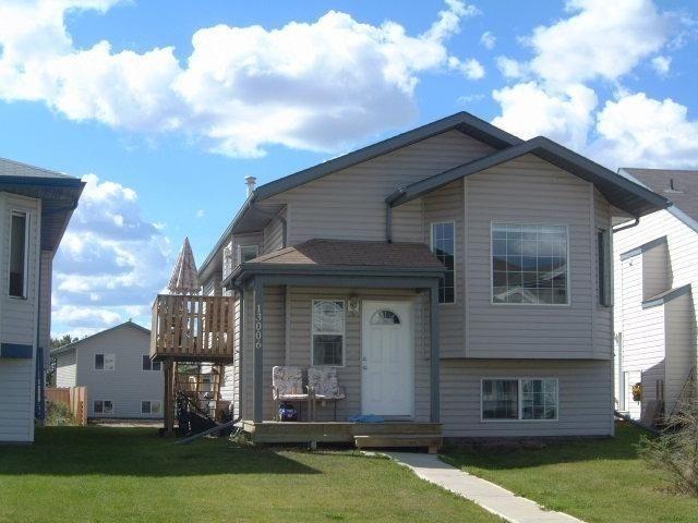 3 Bedroom Upper Level Home $1500 All Utilities Included!