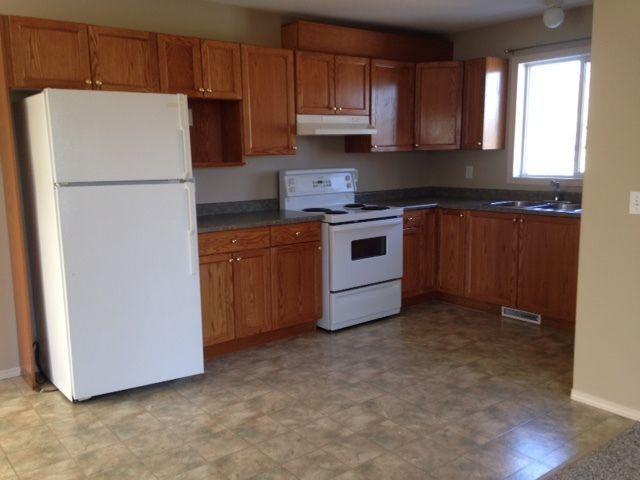 Available Now! Very clean 3 bedroom unit!