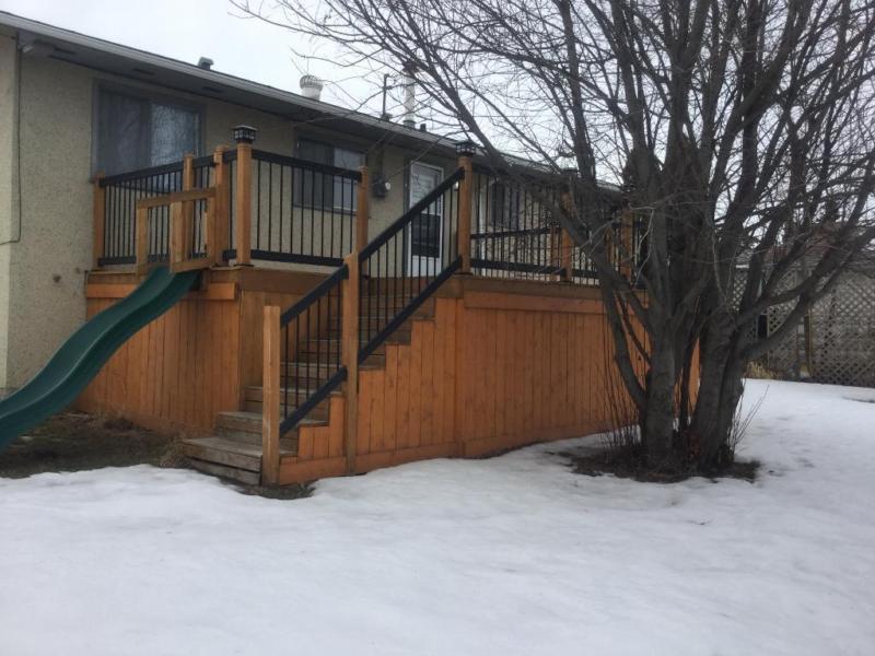 Full House W/ Gorgeous Fenced Back Yard, Large Deck