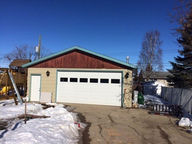 Huge Heated Garage with 3 bedroom suite - Rent-to-Own Possible
