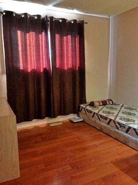 Bright/Spacious Room in Whitehorn