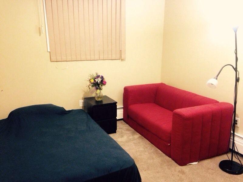 Rommate wanted for April 1