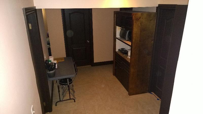 Room for rent in Shawnessy S.W Location - Ready ASAP
