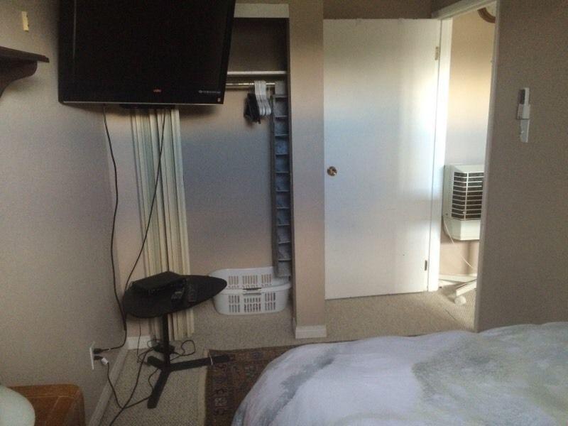 Room for rent $600 Abasand available immediately