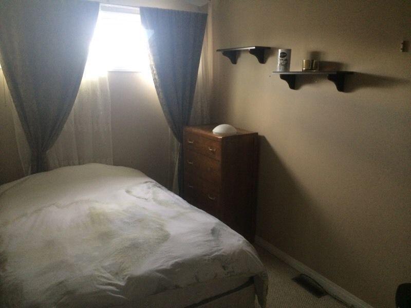 Room for rent $600 Abasand available immediately