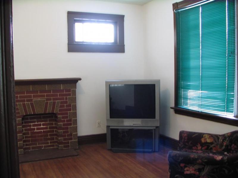 Furnished 2-BR Suite Close to NAIT Kingsway Royal Alex Downtown