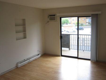 Sahali - 1 Bedroom Apartment - Top Floor Corner Unit (College He