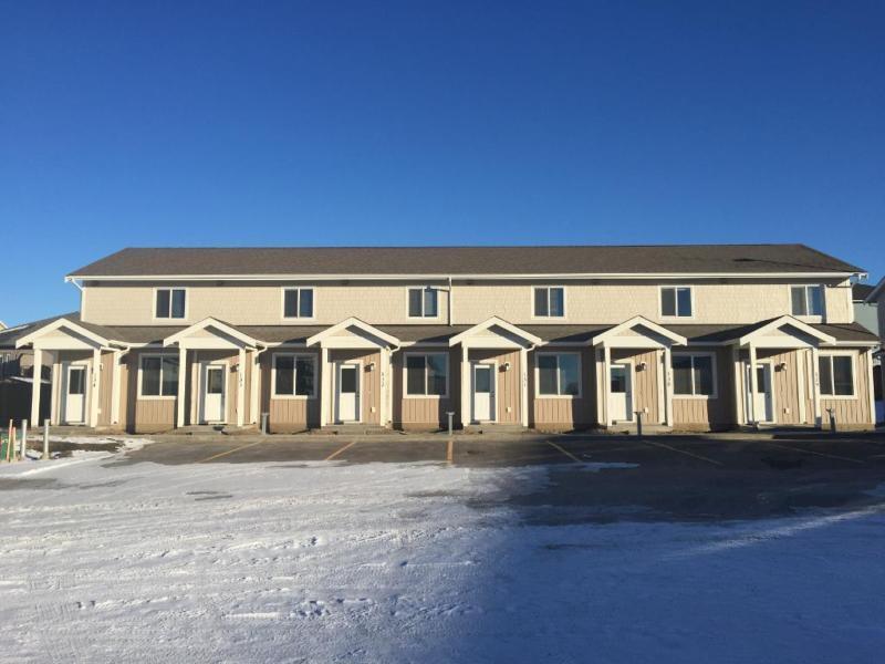 BRAND NEW 3 BEDROOM TOWNHOMES - GREAT RATE