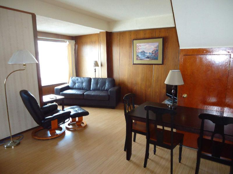 Large 2.5 Bedroom Apartment with Huge Deck