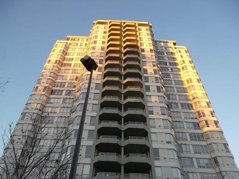 2 br. condo in Guildford [Surrey] Stanley Tower at 148 St/100