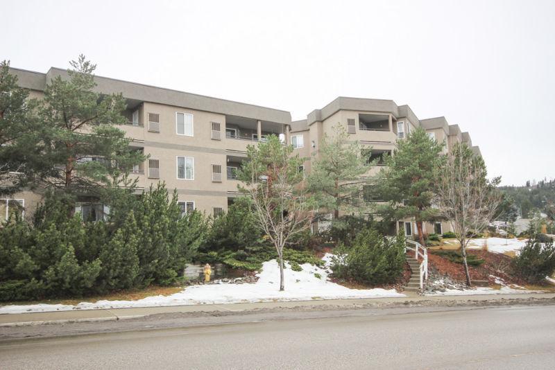 ScottMcDowell.ca- 3 Bedroom Aberdeen Home in Great Complex!