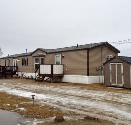 MODERN mobile home, open concept, corner lot!