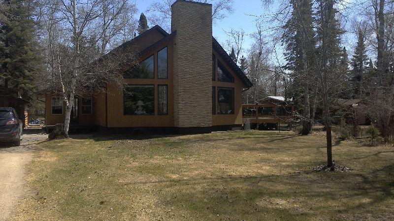 Stunning Year Round Custom Built Home in Cottage Country
