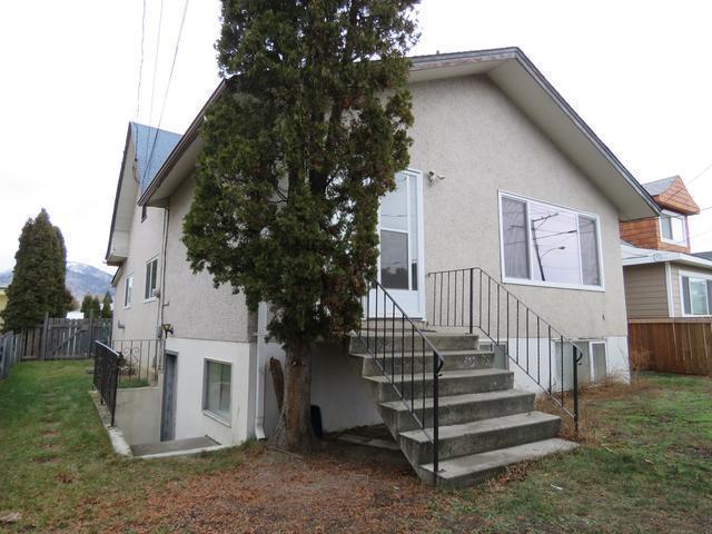 Great Location 3bdrm Bungalow tons of potential 