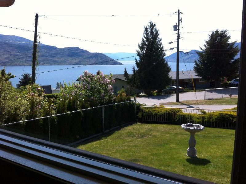 Peachland Gorgeous Lakeview & 2cnd RV driveway