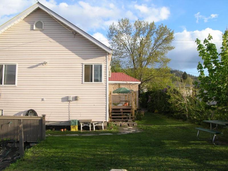 Avail MAY 1st HALF DUPLEX downtown great neighbourhood, YARD