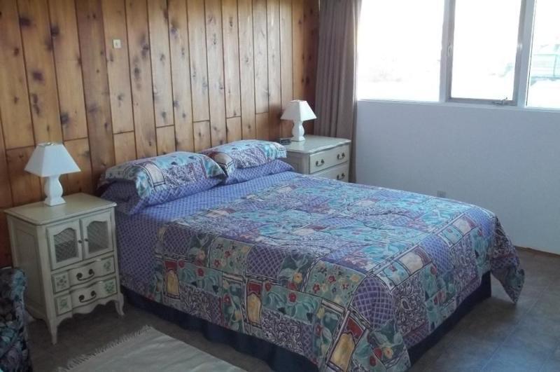 Furnished Bedroom to Rent in Adult Oriented Home