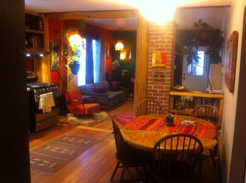 Roommate Wanted - Room Walking distance to organic market/trails