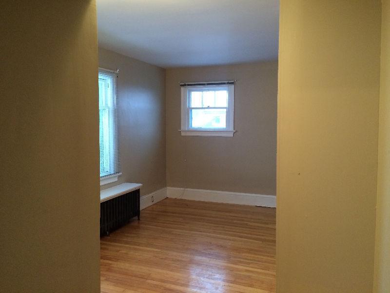 Beautiful 1 Bedroom apartment... Downtown living!