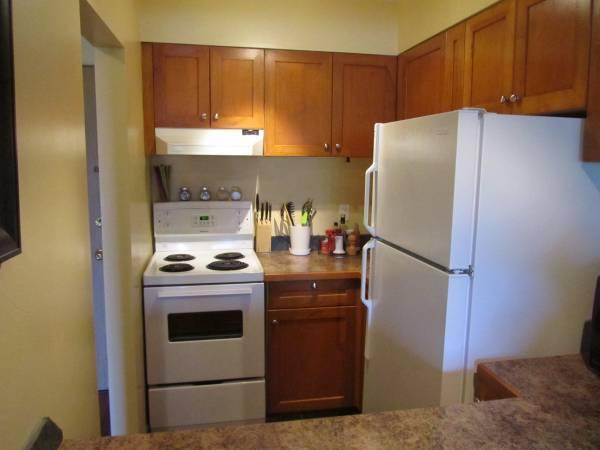$1500 / 1br - 600ft2 - Kitsilano - one bedroom suite