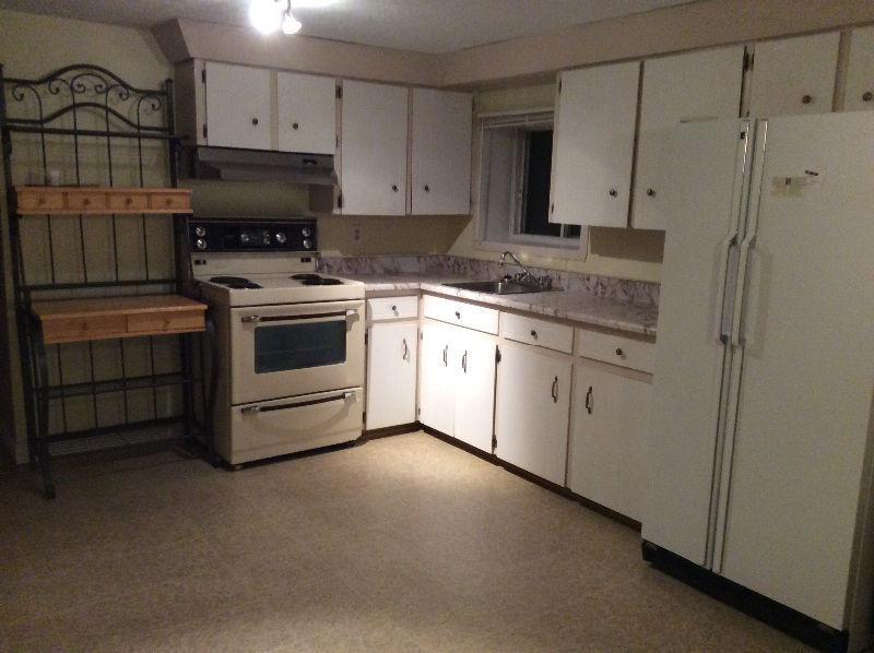 NICE LARGE BASEMENT APT IN PRIVATE HOME 7km PAST PEPPERCREEK