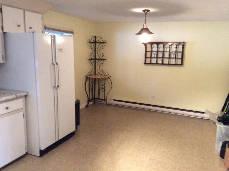 VERY LARGE BASEMENT APT IN PRIVATE HOME 7KM PAST PEPPERCREEK