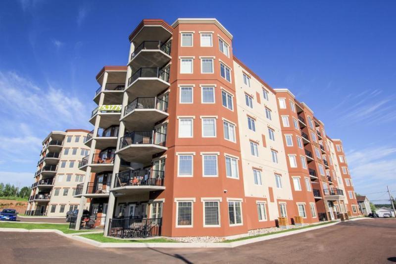 1ST MONTH FREE - 6 APPLIANCES-LUXURY LIVING..MUST SEE! CALL NOW