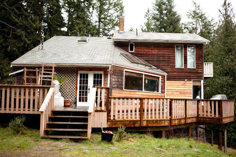 MAYNE ISLAND HOME FOR SALE IN THE SOUTHERN GULF ISLANDS OF BC