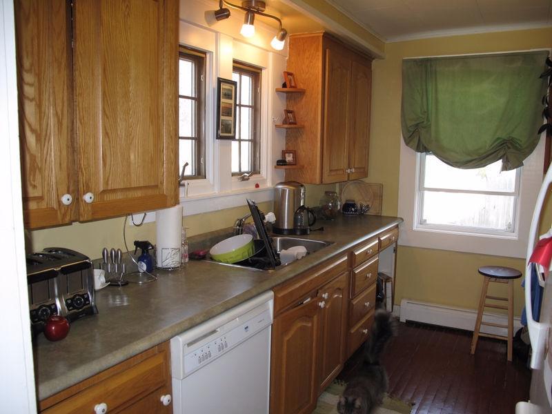 May1: 3bdrm house next to UNB incl Heat/Pwr/Internet/Laundry