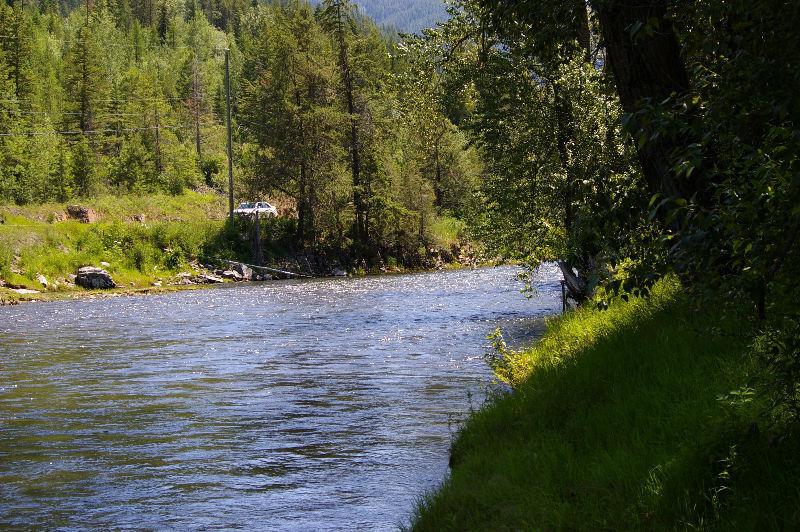 Kootenay BC Riverfront Acreage