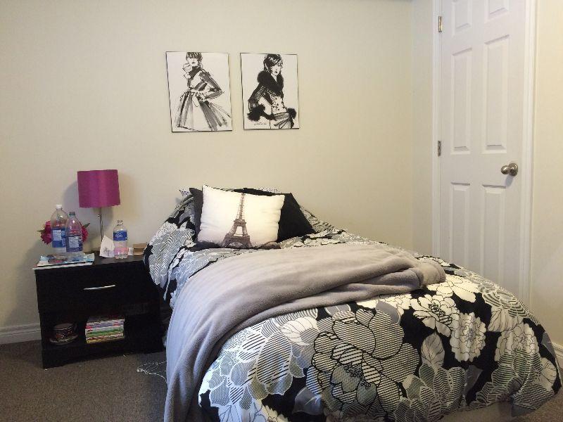 SUMMER SUBLET ROOM, 30 Dunn's Crossing (INCLUDES BED & DESK)