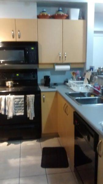 $570 / 260ft2 - Master bedroom with private bath FEMALE ONLY (Ga