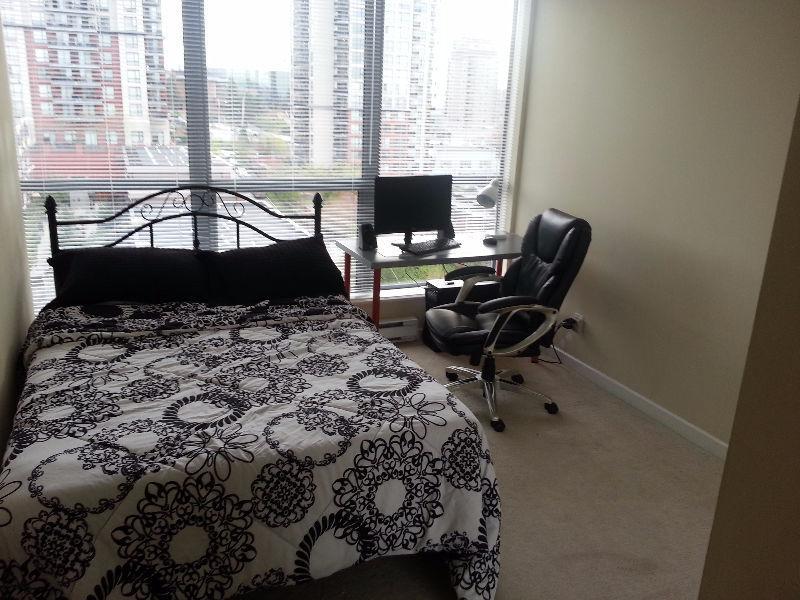 Fully furnished room close to New West Skytrain, Douglas College