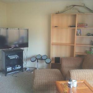 $625 Awesome 2 bedroom summer sublet. VERY close to Uvic