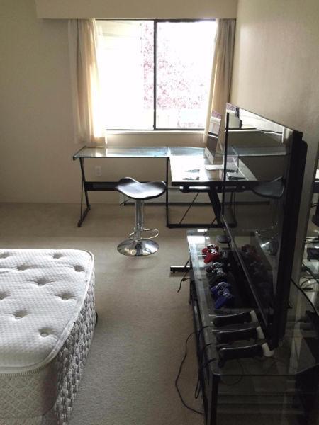 A furnished room near Uvic for rent